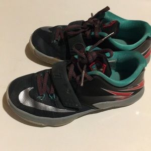 Good shoes for your active boy!